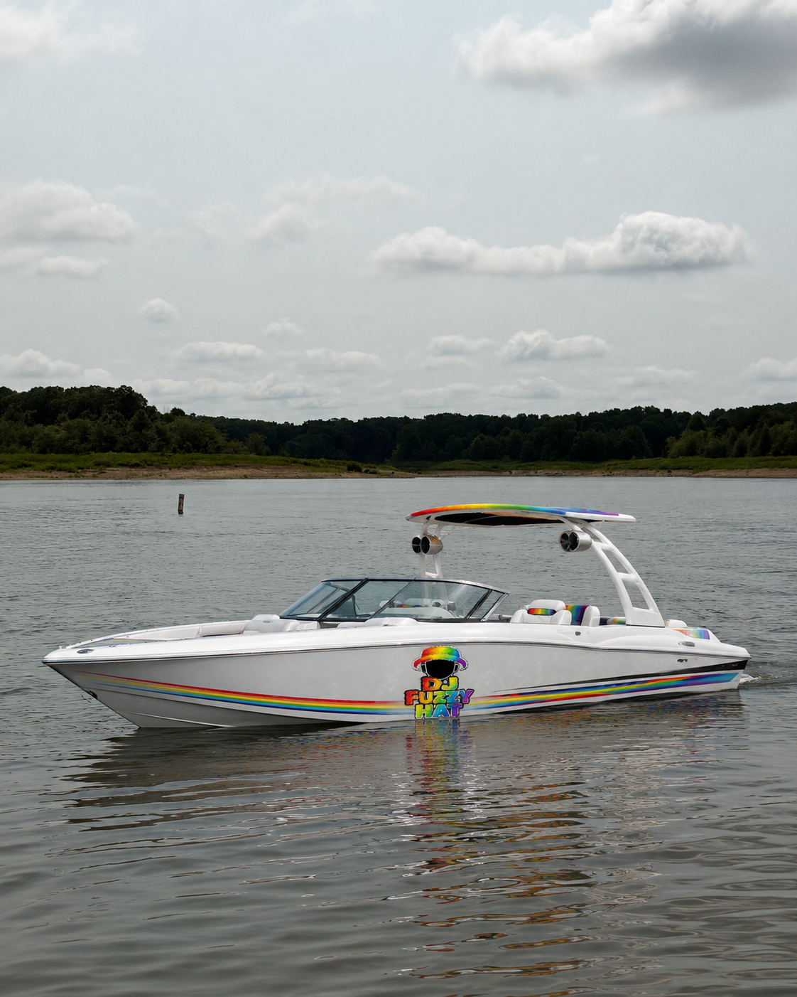 DJ Fuzzy Hat released, spotted on custom boat ahead of Mark Twain Lake performance
